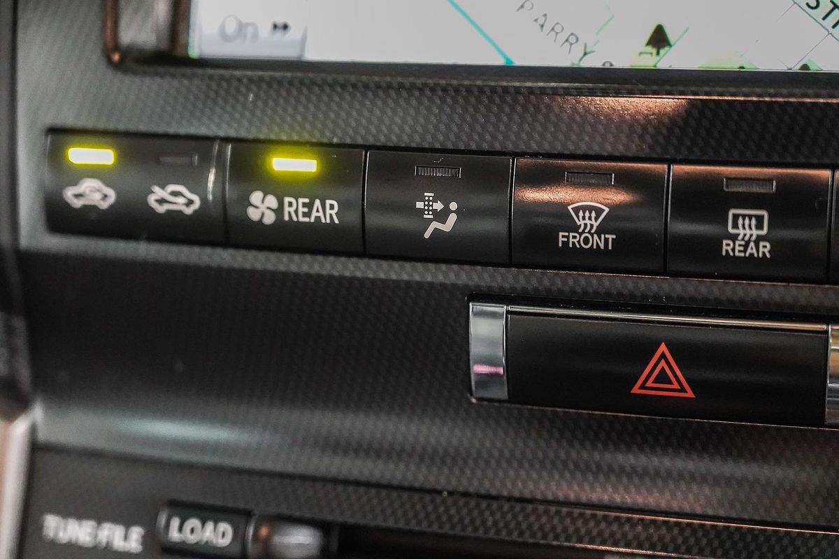 2011 Toyota Landcruiser Sahara VDJ200R