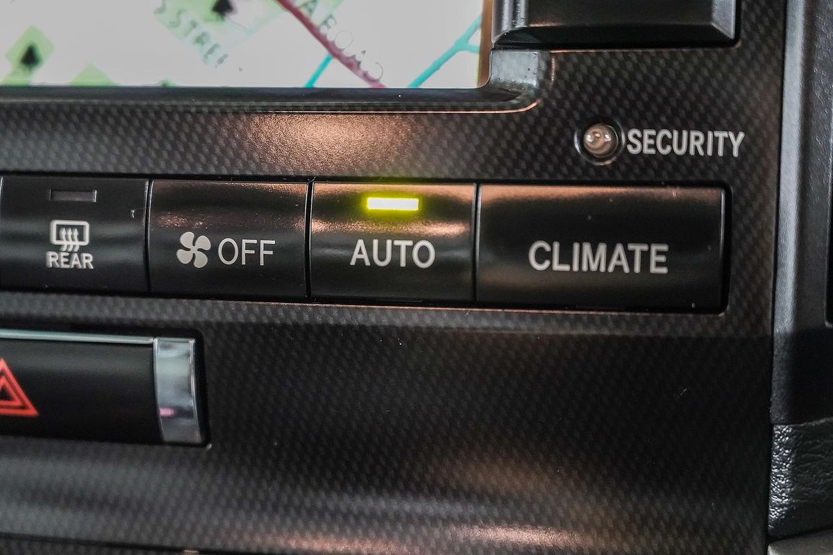 2011 Toyota Landcruiser Sahara VDJ200R