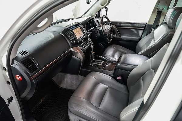 2011 Toyota Landcruiser Sahara VDJ200R