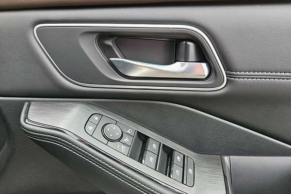 2024 Nissan X-TRAIL ST-L T33