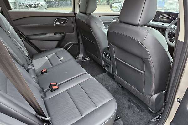 2024 Nissan X-TRAIL ST-L T33