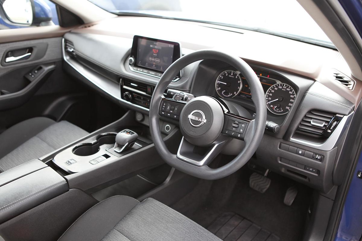 2024 Nissan X-TRAIL ST T33