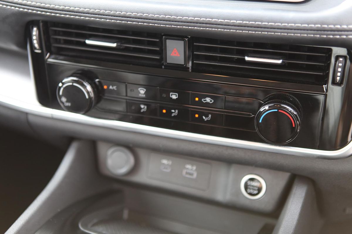 2024 Nissan X-TRAIL ST T33