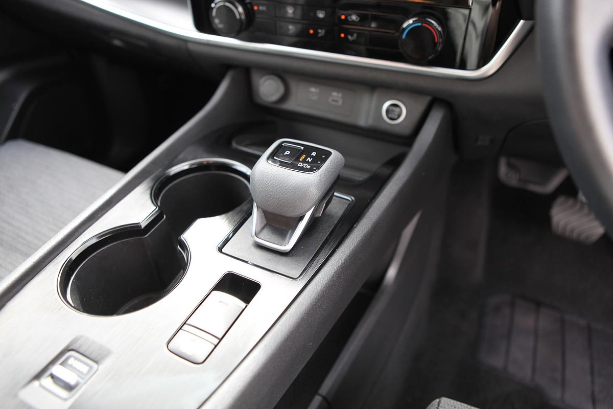 2024 Nissan X-TRAIL ST T33