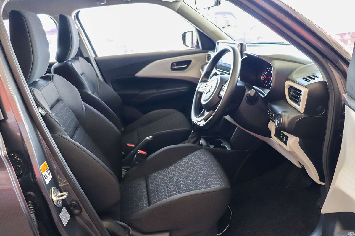 2024 Suzuki Swift Hybrid UZ