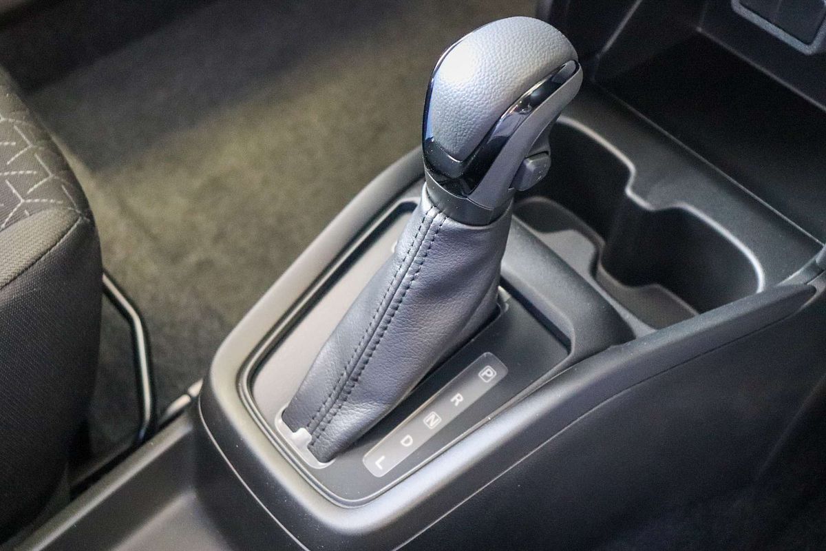 2024 Suzuki Swift Hybrid UZ