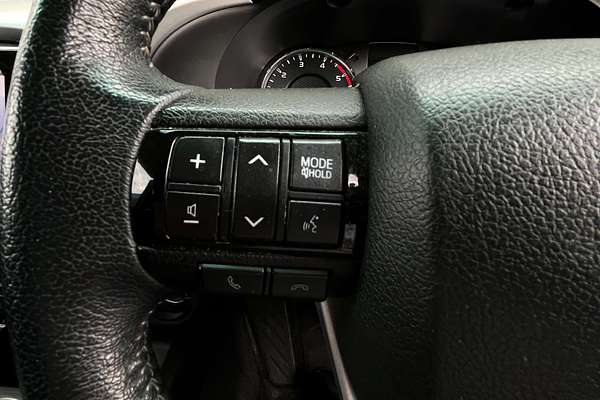 2020 Toyota Hilux SR5 GUN126R