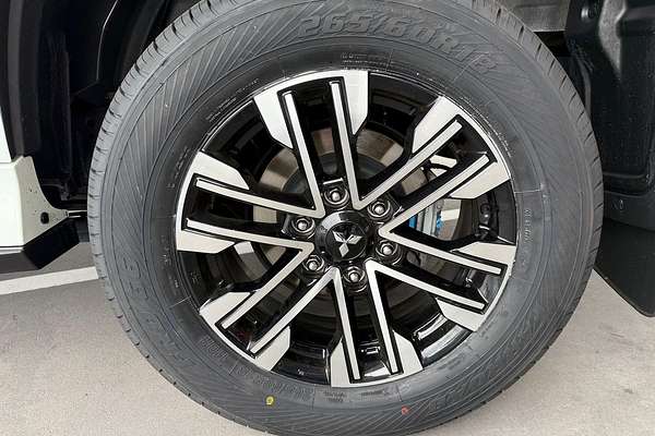 2022 Mitsubishi Pajero Sport GLS QF