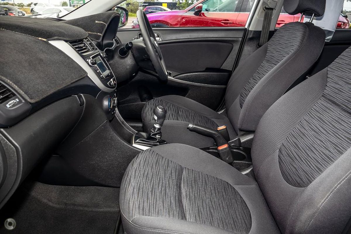 2017 Hyundai Accent Active RB4