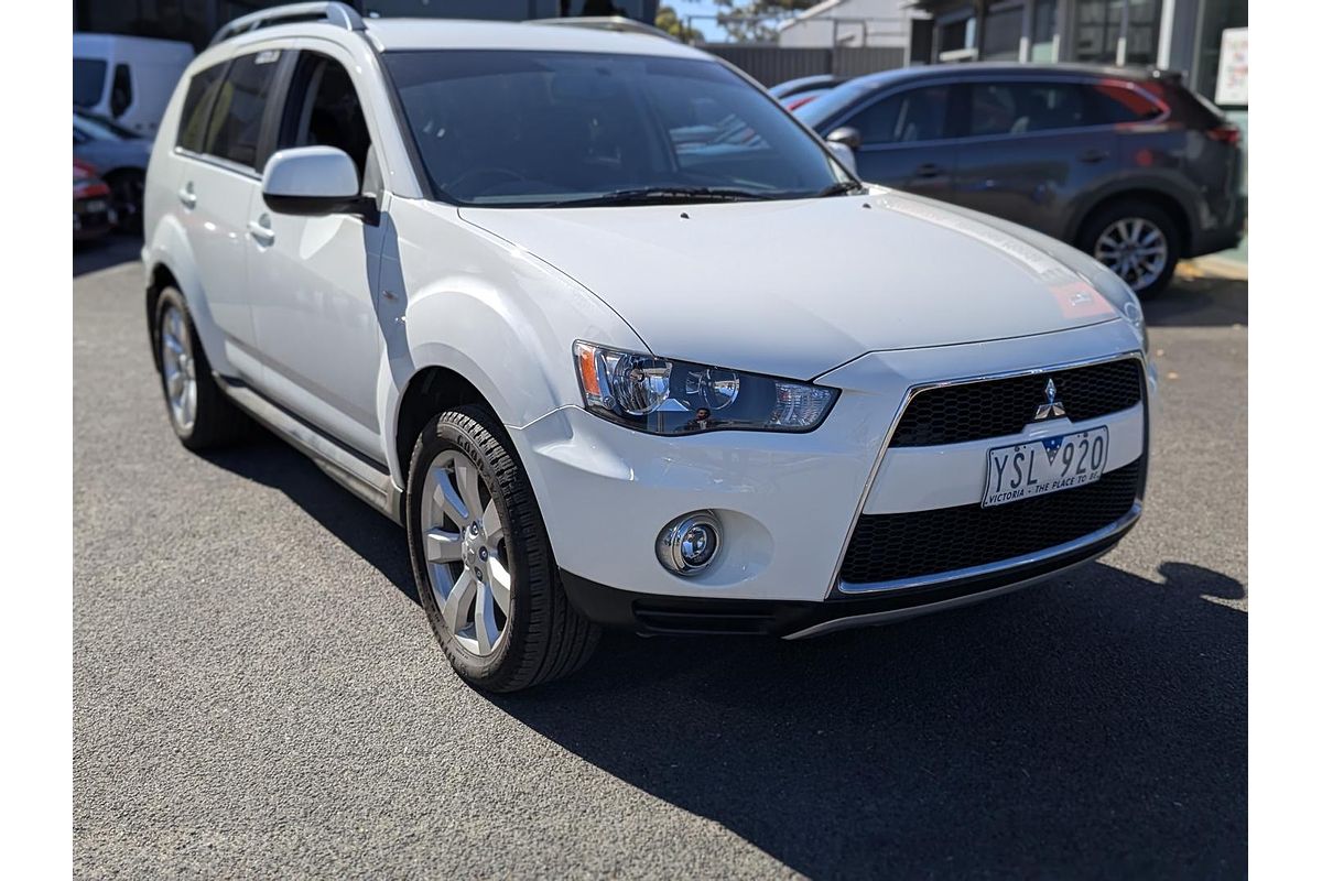 2011 Mitsubishi Outlander LS ZH