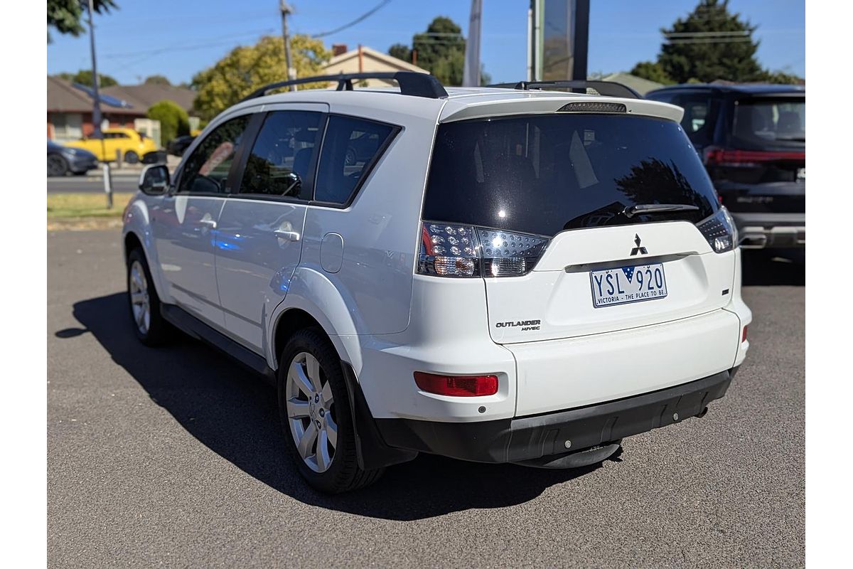 2011 Mitsubishi Outlander LS ZH