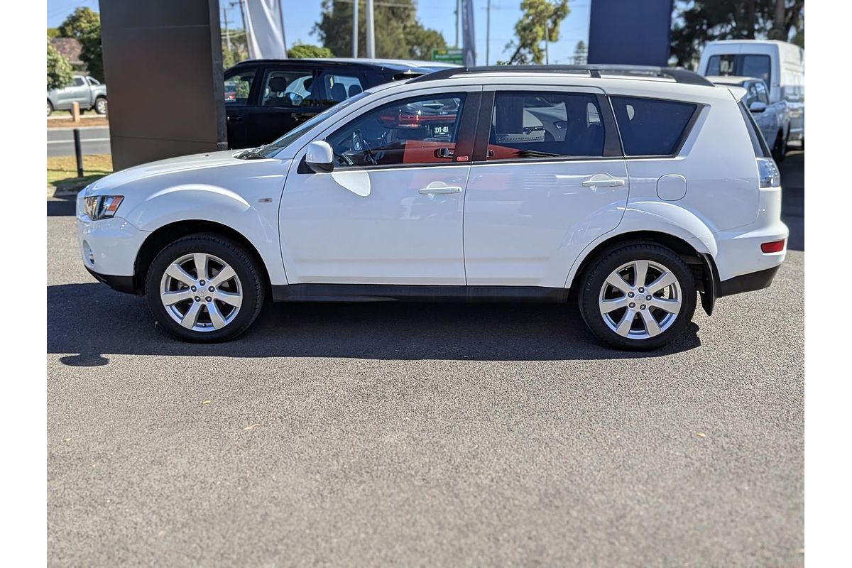 2011 Mitsubishi Outlander LS ZH