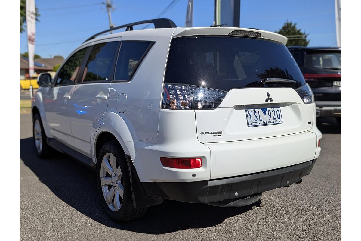 2011 Mitsubishi Outlander LS ZH