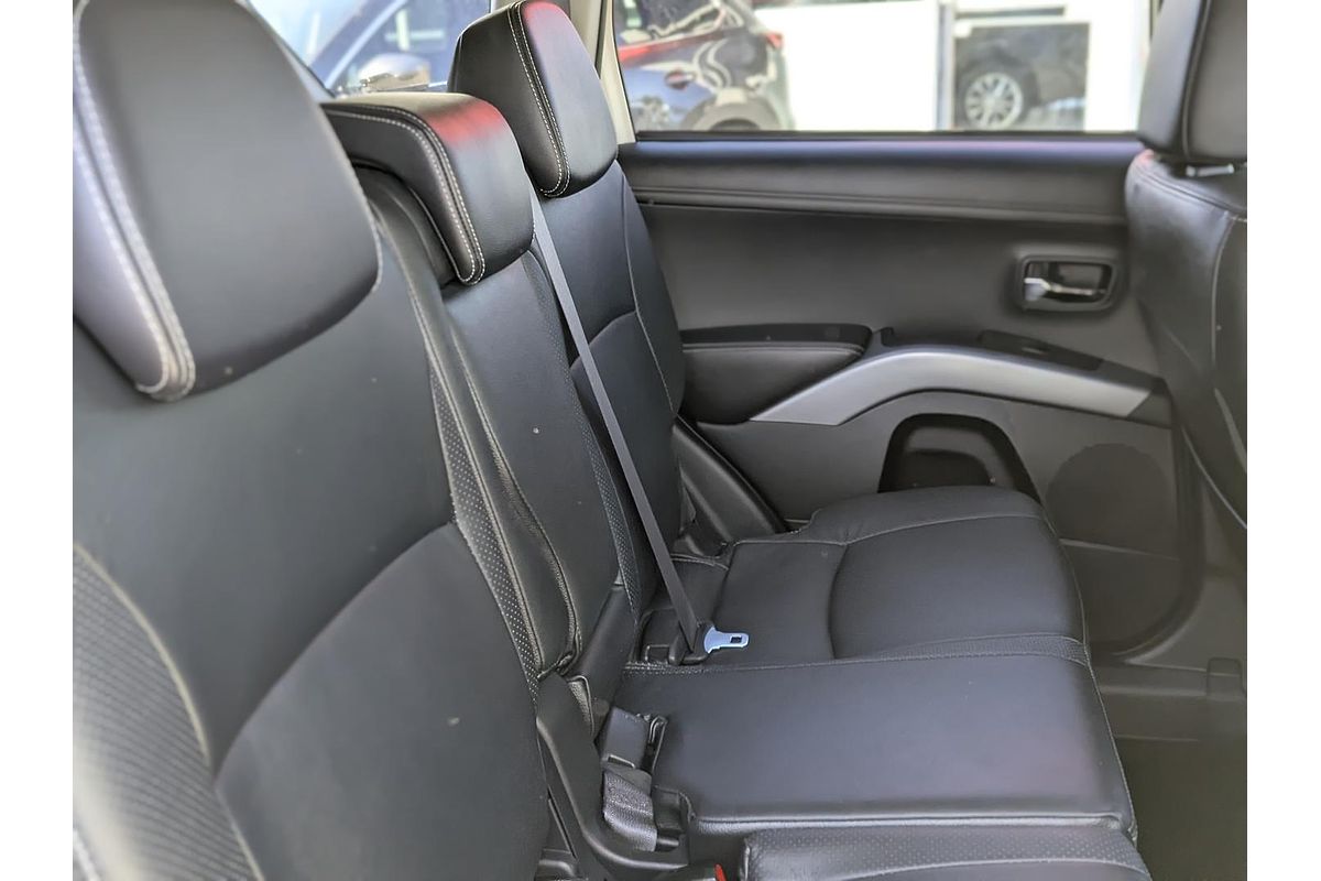 2011 Mitsubishi Outlander LS ZH