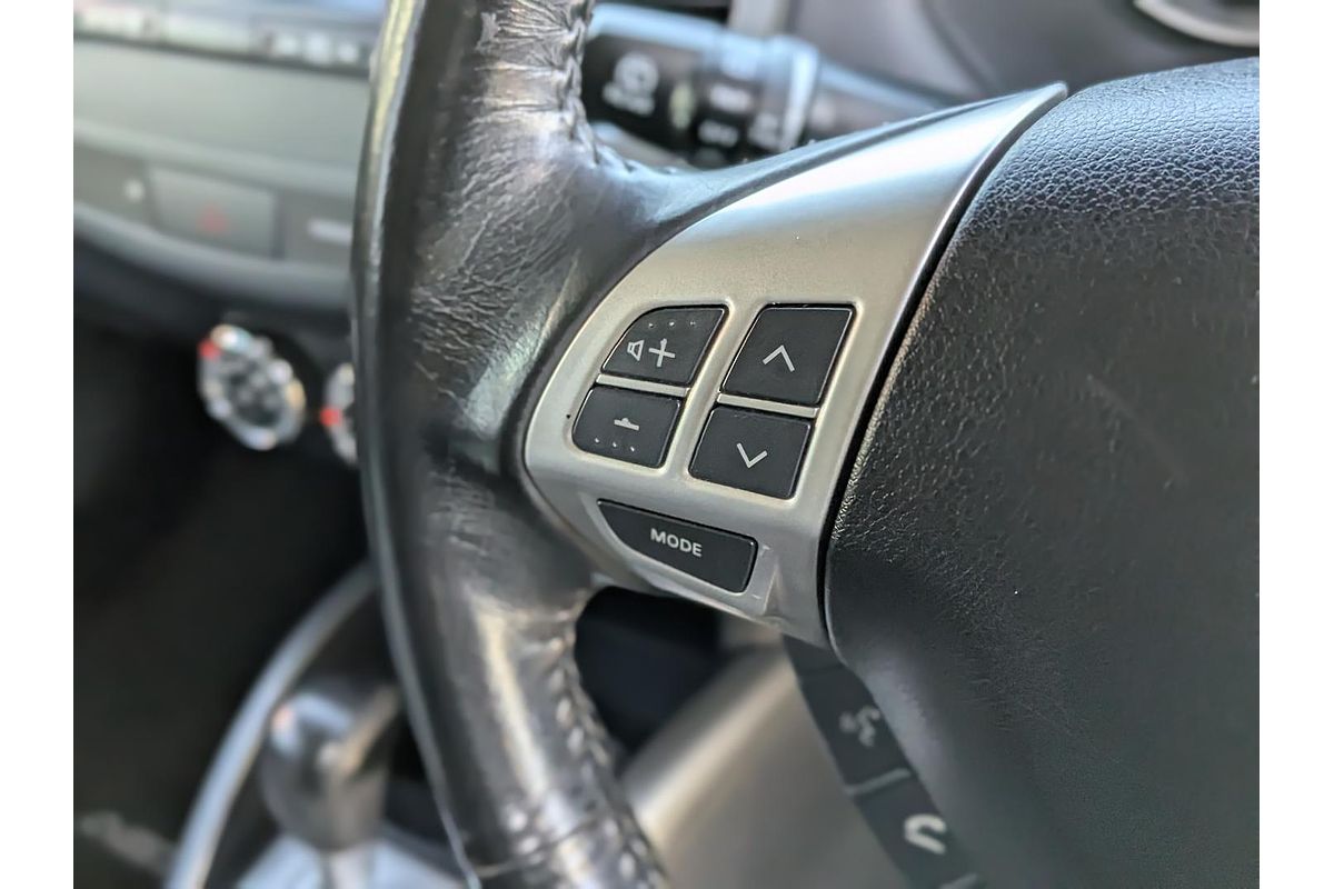 2011 Mitsubishi Outlander LS ZH