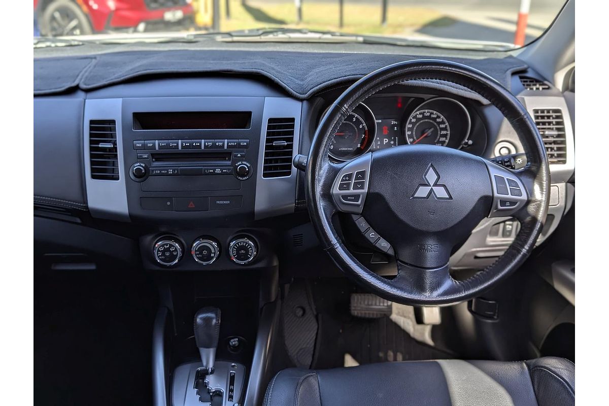 2011 Mitsubishi Outlander LS ZH