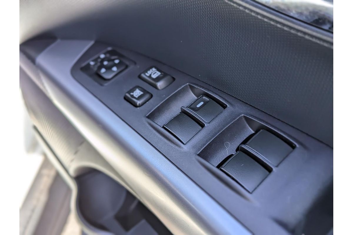 2011 Mitsubishi Outlander LS ZH