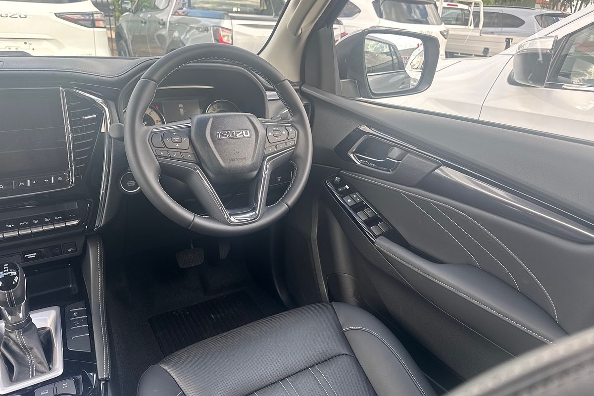 2024 Isuzu MU-X LS-T