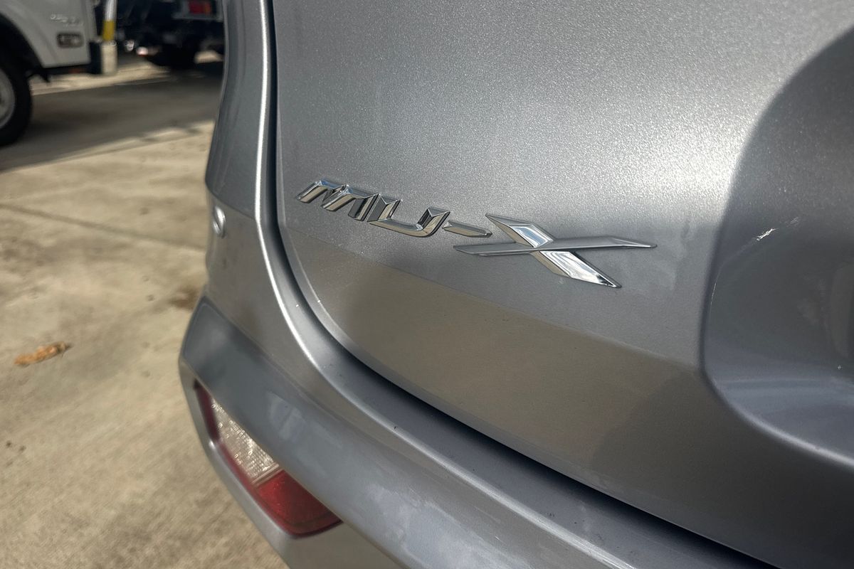 2024 Isuzu MU-X LS-T