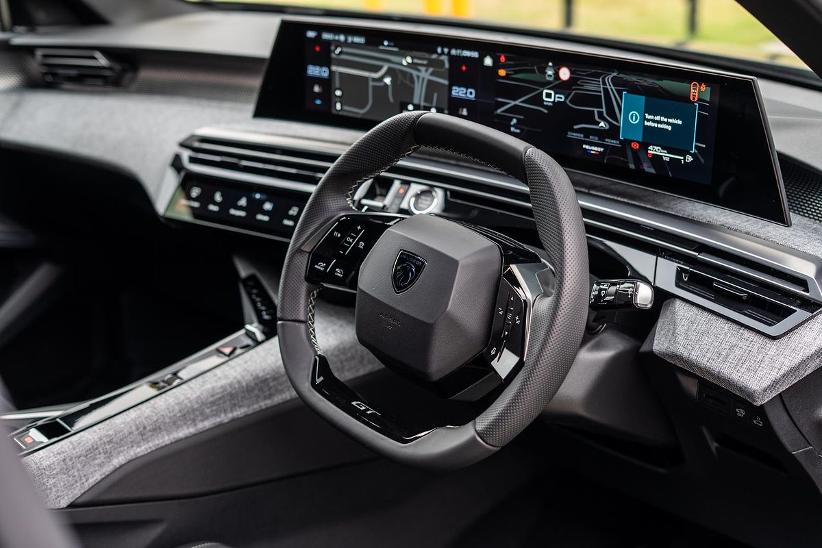 2024 Peugeot 3008 GT Premium Hybrid P64