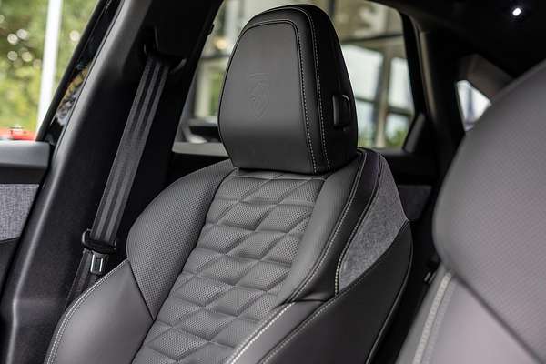 2024 Peugeot 3008 GT Premium Hybrid P64