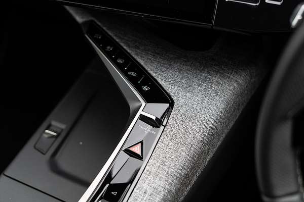 2024 Peugeot 3008 GT Premium Hybrid P64