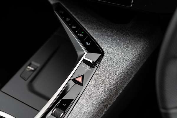2024 Peugeot 3008 GT Premium Hybrid P64