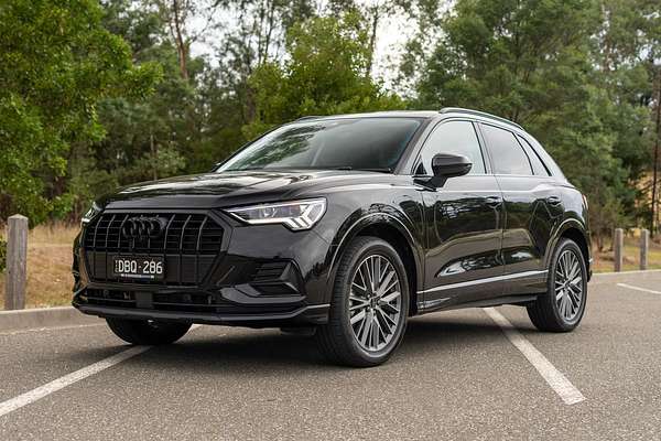 2024 Audi Q3 35 TFSI Dynamic Black F3