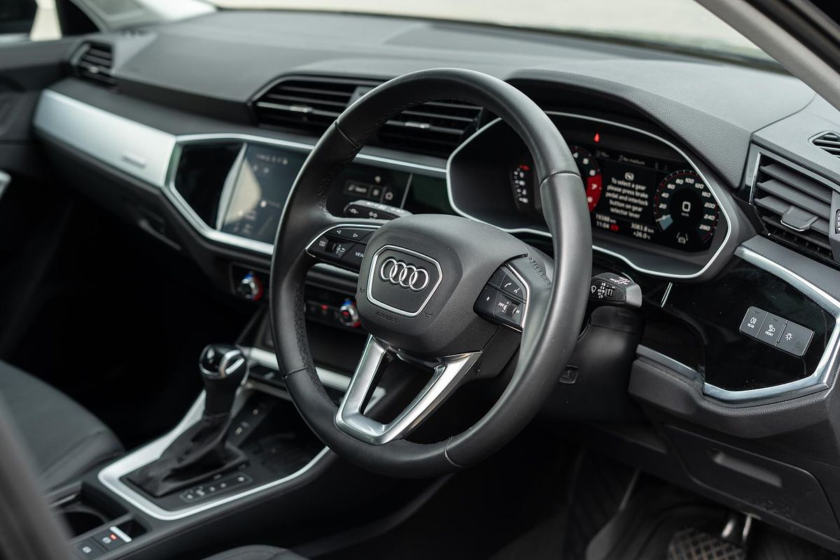 2024 Audi Q3 35 TFSI Dynamic Black F3