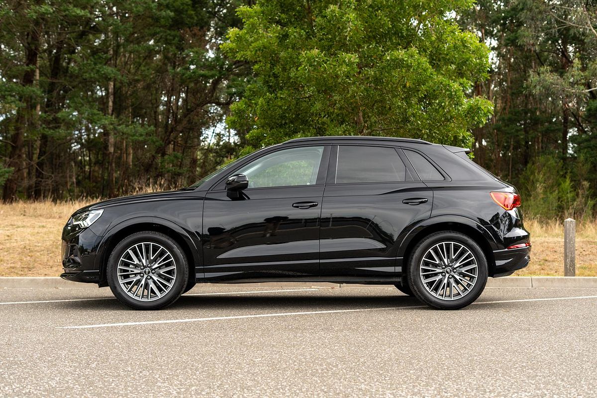 2024 Audi Q3 35 TFSI Dynamic Black F3