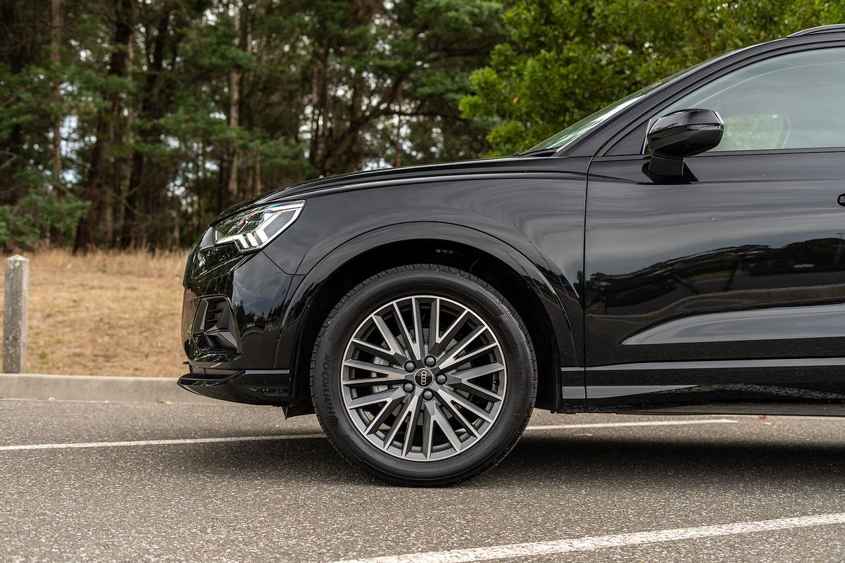 2024 Audi Q3 35 TFSI Dynamic Black F3