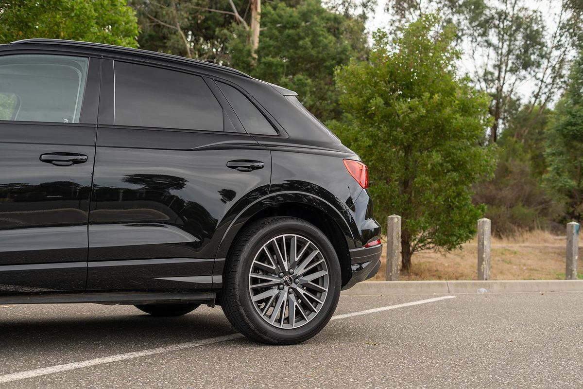 2024 Audi Q3 35 TFSI Dynamic Black F3