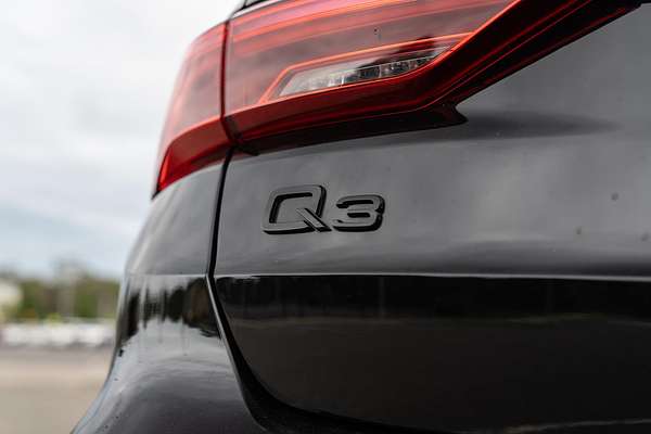 2024 Audi Q3 35 TFSI Dynamic Black F3