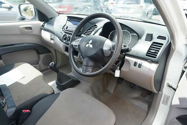 2014 Mitsubishi Triton GL MN MY14 Update Rear Wheel Drive