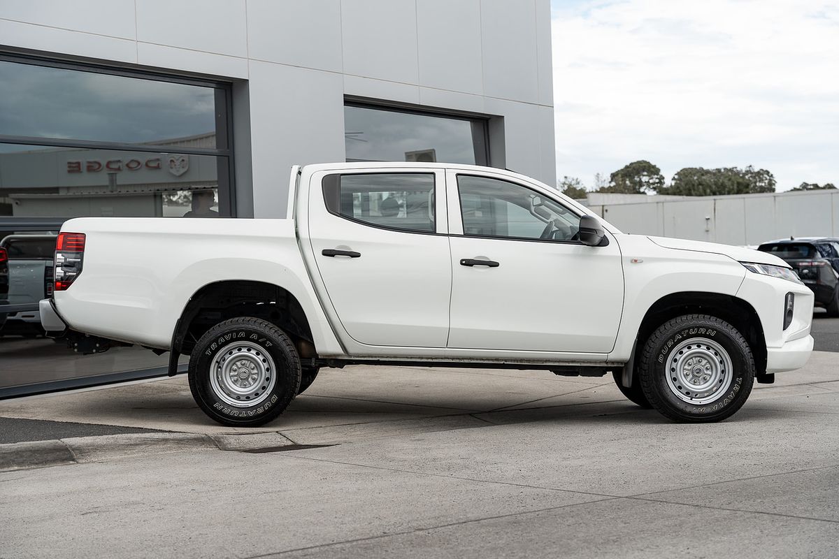 2021 Mitsubishi Triton GLX MR 4X4