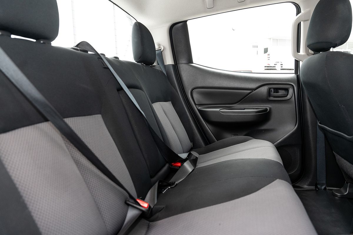 2021 Mitsubishi Triton GLX MR 4X4