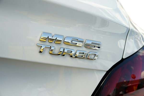 2024 MG MG5 Essence