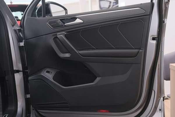 2024 Volkswagen Tiguan Wolfsburg Edition Allspace 5N
