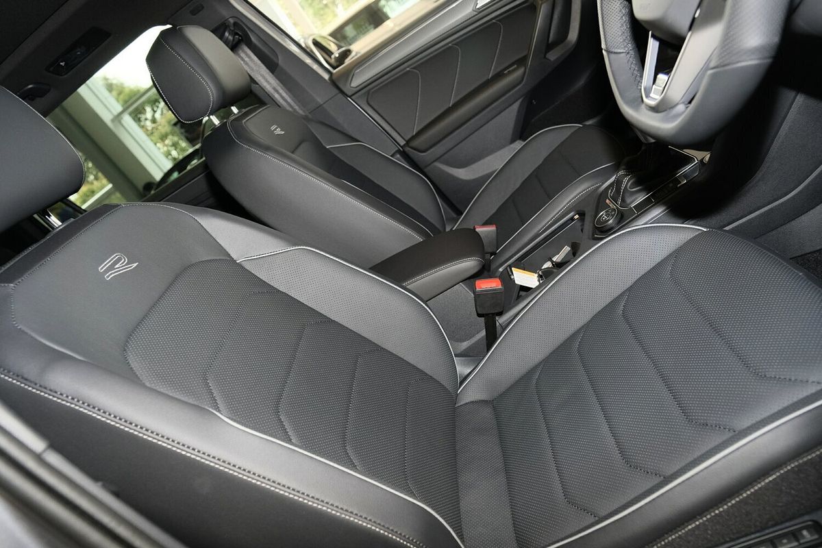 2024 Volkswagen Tiguan Wolfsburg Edition Allspace 5N