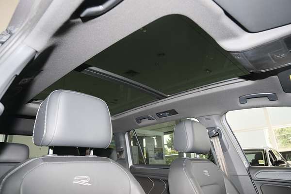 2024 Volkswagen Tiguan Wolfsburg Edition Allspace 5N