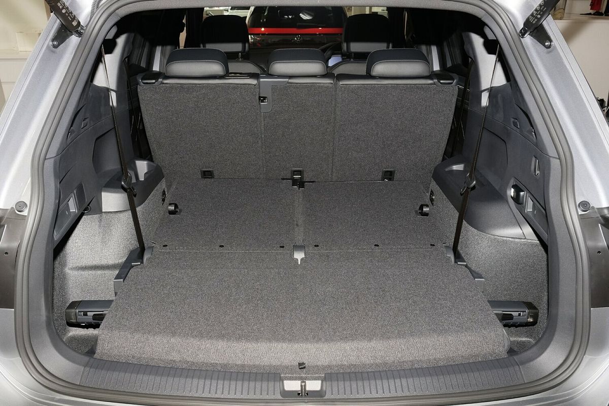 2024 Volkswagen Tiguan Wolfsburg Edition Allspace 5N