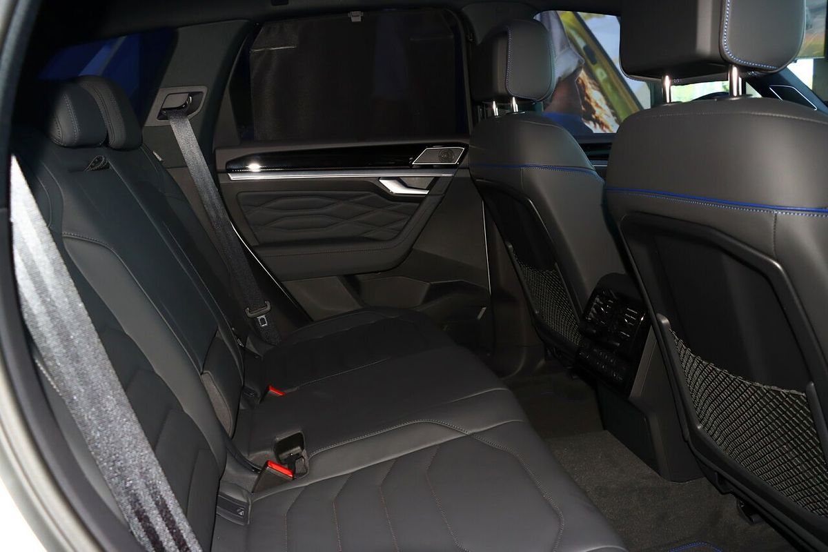 2025 Volkswagen Touareg R RC
