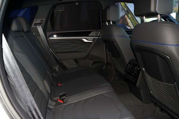 2025 Volkswagen Touareg R RC