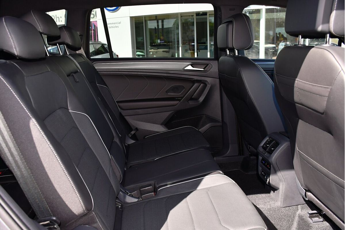 2024 Volkswagen Tiguan Wolfsburg Edition Allspace 5N