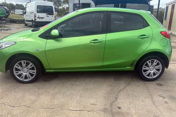 2011 Mazda 2 Neo DE MY10