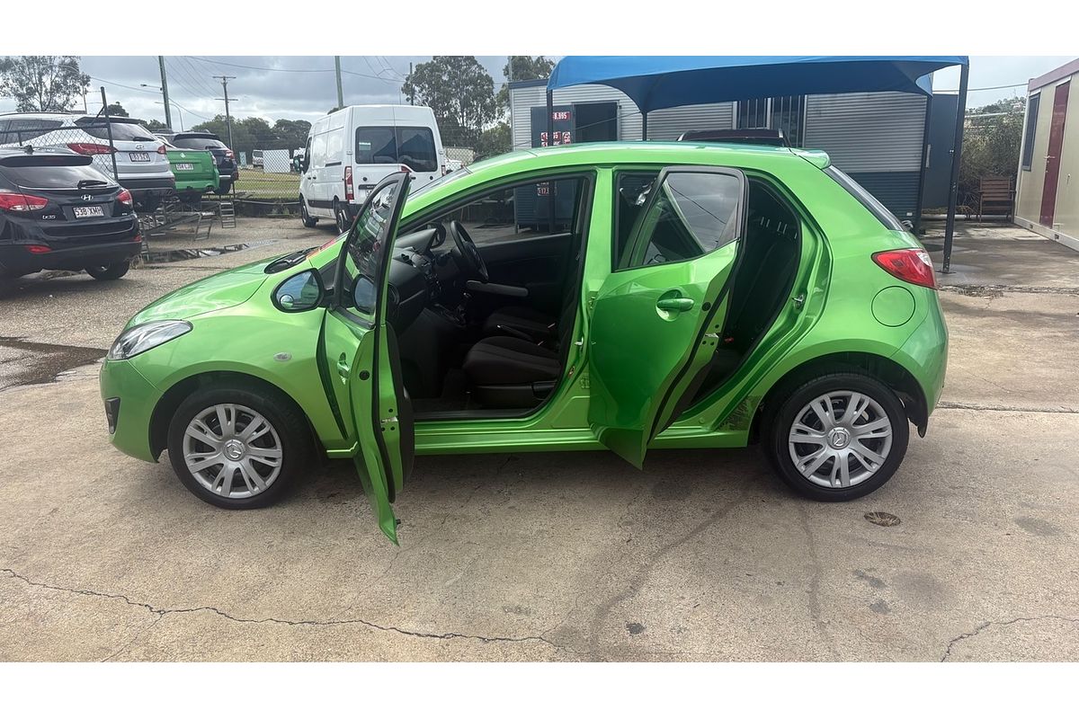 2011 Mazda 2 Neo DE MY10