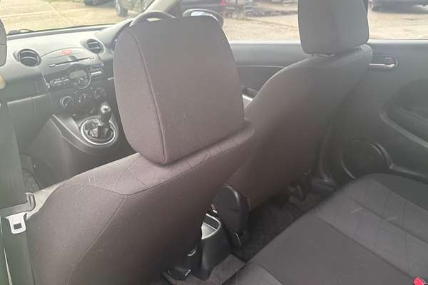 2011 Mazda 2 Neo DE MY10