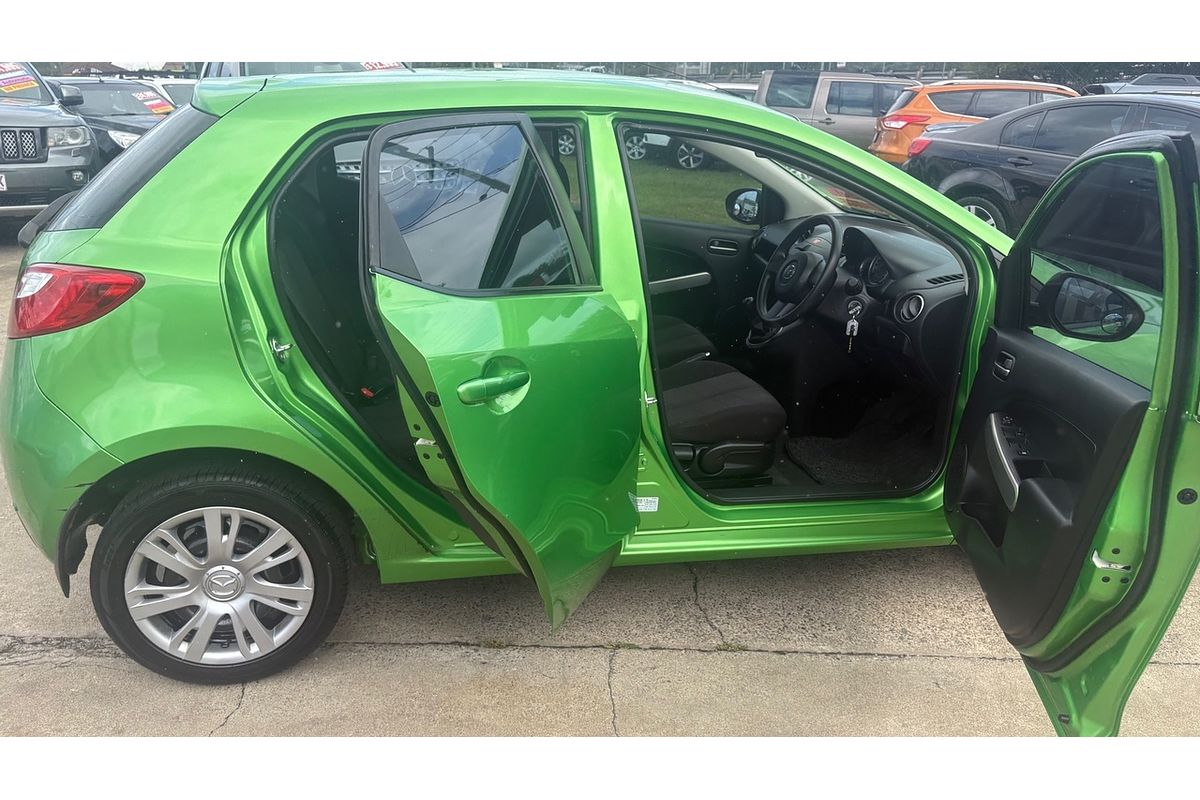 2011 Mazda 2 Neo DE MY10