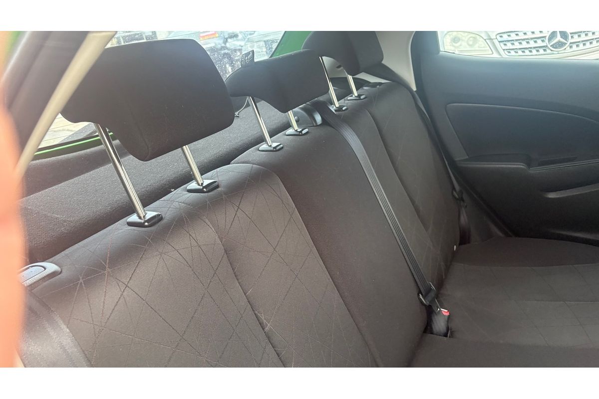 2011 Mazda 2 Neo DE MY10