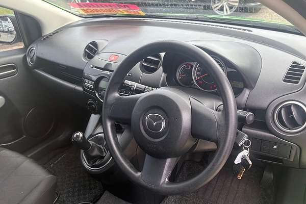 2011 Mazda 2 Neo DE MY10